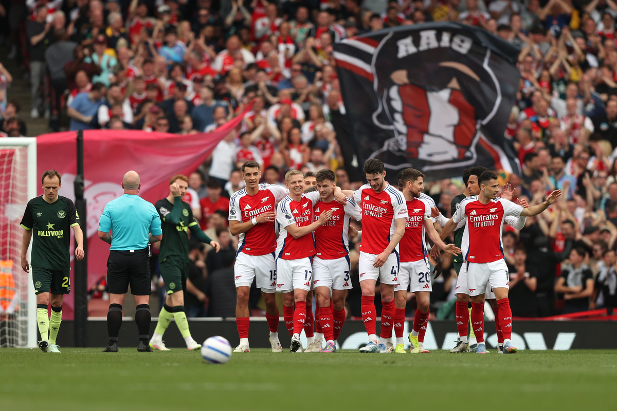 美洲杯新秀大放异彩（美洲杯新星闪耀赛场）