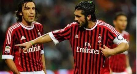 世界杯小组赛抽签出炉，各组形势复杂，韩国、意大利、巴西等队有望晋级，美国、土耳其等队面临挑战。