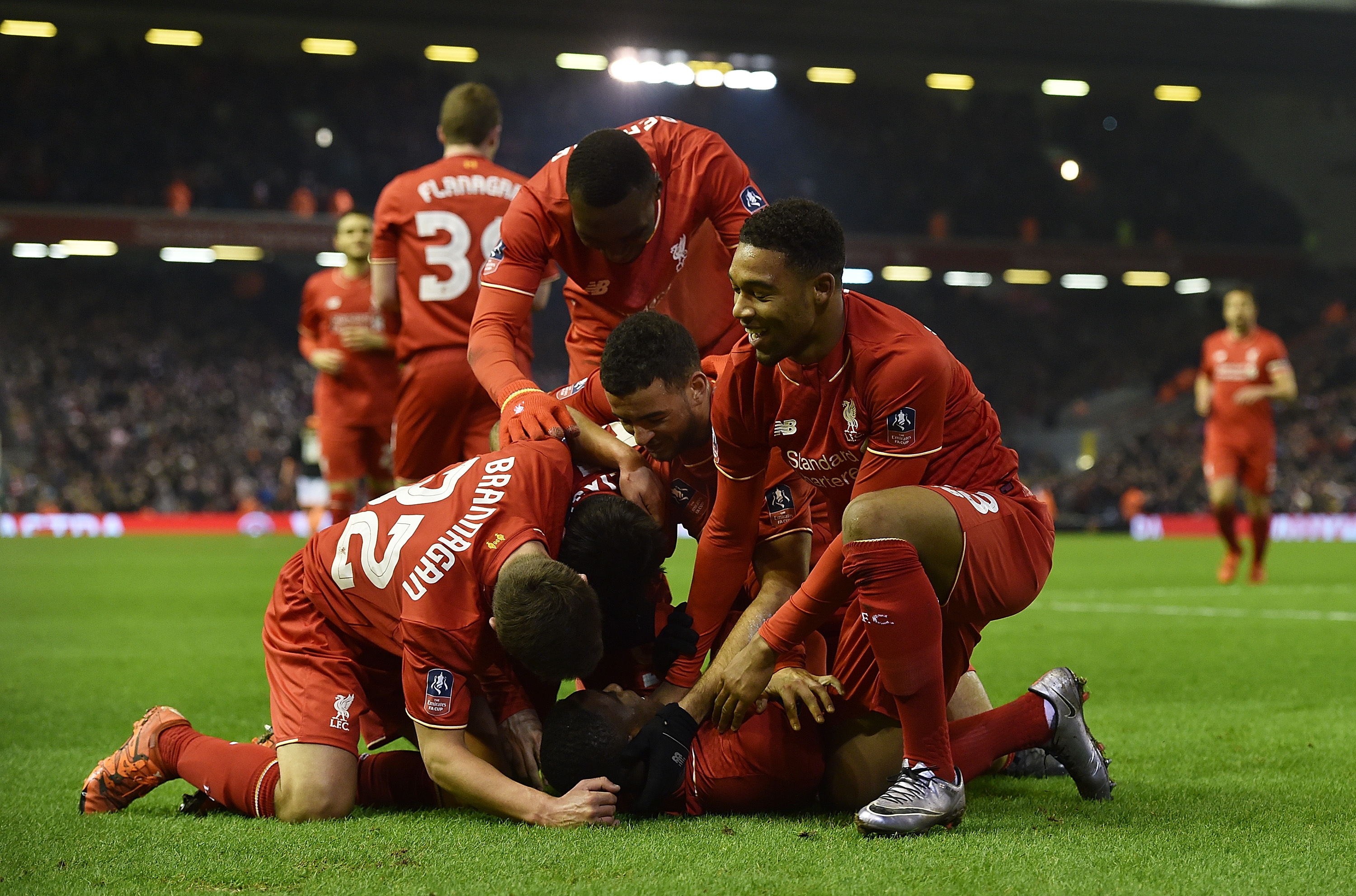 官方：刘殿座当选2025赛季中超最佳守门员，本赛季中超实现10次零封（官方宣布：刘殿座荣膺2025赛季中超最佳门将，本季斩获10场零封）