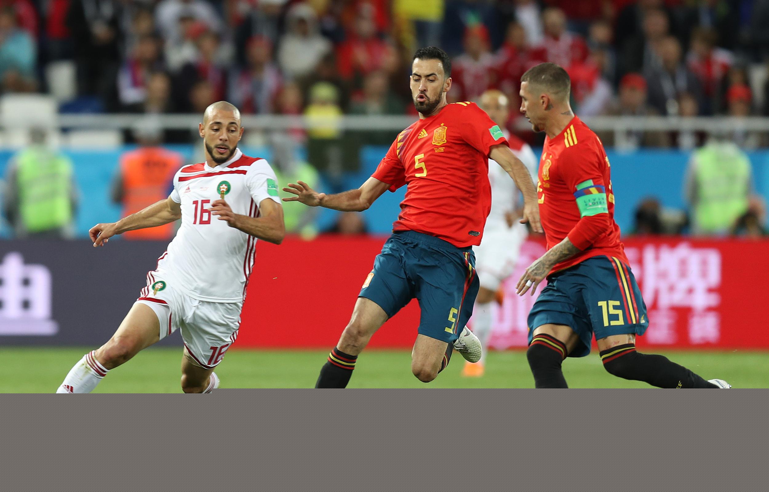 湖人伤病报告：詹姆斯出战成疑，东契奇不在内，斯玛特缺席（湖人伤情更新：詹姆斯出战存疑，东契奇未在伤病名单，斯玛特缺阵）