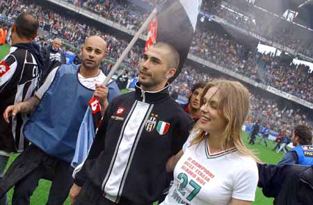 莫斯克拉：人们梦想赢得欧冠是正常的，但现在是11月赛季还长（莫斯克拉：渴望欧冠夺冠很正常，但现在才11月，赛季仍很漫长）