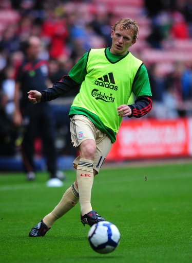 足球中超球队连签三员猛将，阵容升级完成（中超球队连签三大强援，阵容全面升级）