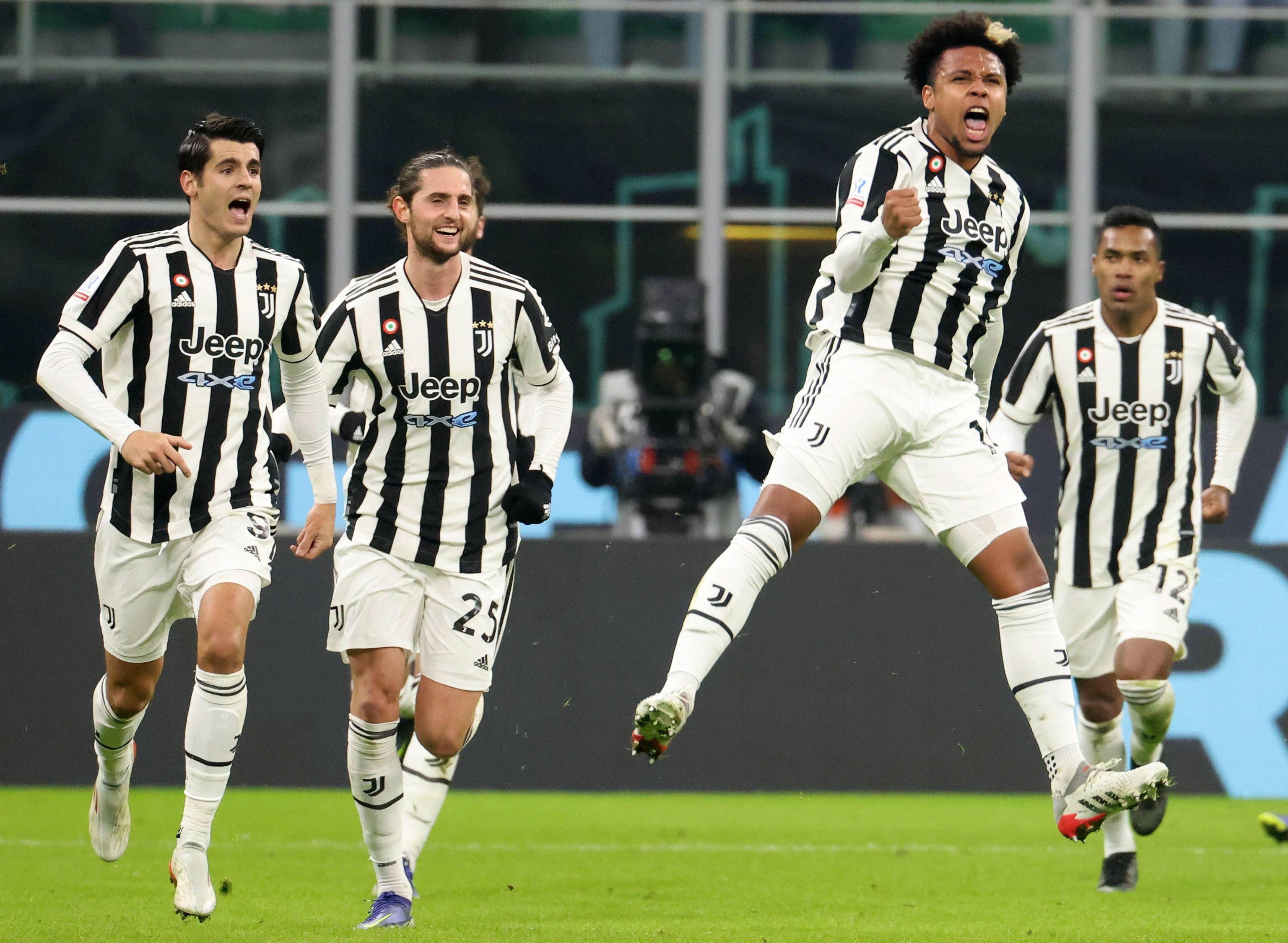 五大联赛积分榜：阿森纳2分领跑英超，巴萨4分优势领跑西甲，拜仁8分断层领先（五大联赛积分榜速览：英超阿森纳+2领跑，西甲巴萨+4居首，德甲拜仁领先8分）