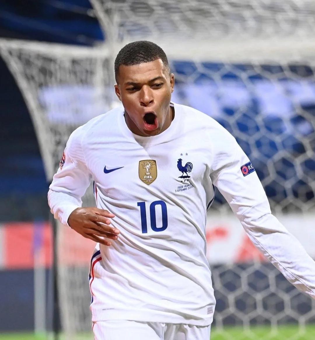 都体：尤文正在关注被穆帅盛赞的本菲卡17岁左后卫若泽-内托（都体：穆帅盛赞的17岁本菲卡左后卫若泽-内托已进入尤文视野）