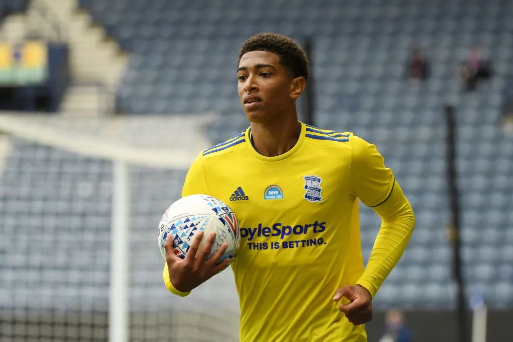 《在场外》视频栏目｜从北京女足夺冠说起