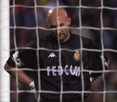 意甲战报：索尔斯比头球制胜，热那亚2-1力克维罗纳（意甲：索尔斯比头槌建功，热那亚2-1击败维罗纳）