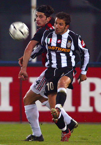 略伦特：若没被西班牙征召我也不难过；我现在享受品葡萄酒（略伦特：即便不入选西班牙队也坦然，如今正享受品葡萄酒的时光）