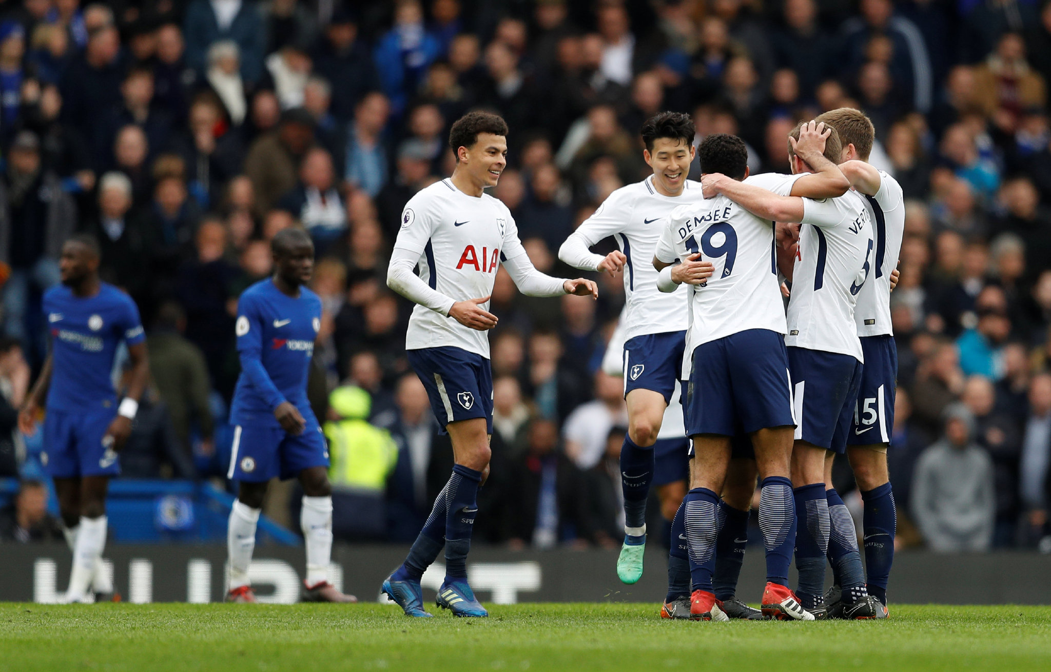 欧冠本轮最佳球员候选：姆巴佩、维蒂尼亚、吉拉西、奥巴梅扬