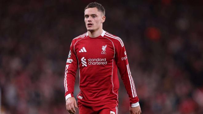 英超15轮阿森纳1-2负维拉仍居榜首，曼城3-0胜桑德兰紧追（英超第15轮：阿森纳1-2负维拉仍居首位，曼城3-0击败桑德兰紧追）