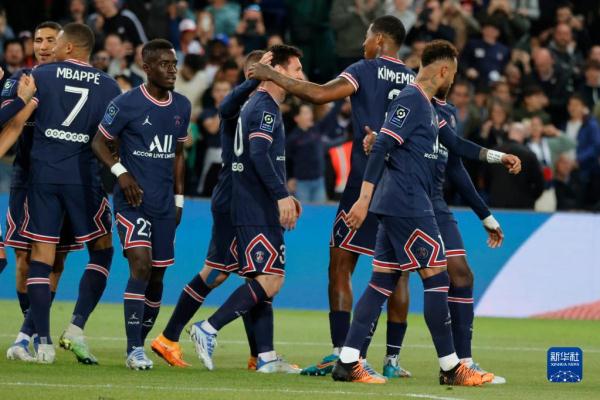 那个拥抱是整场最温暖的画面