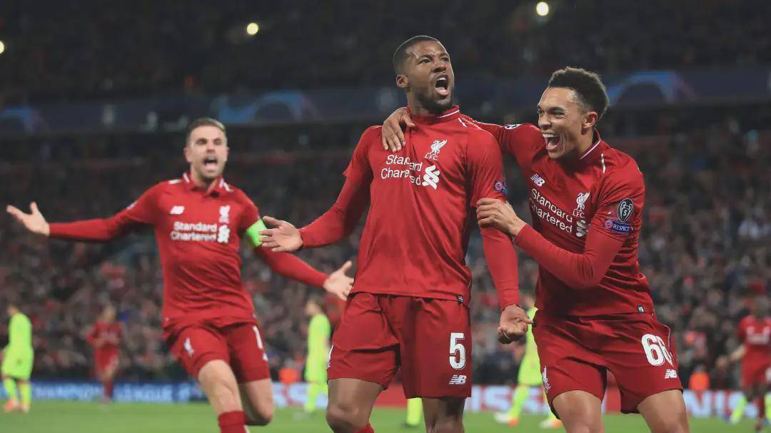 14战8胜，拜仁是欧冠中战胜巴黎次数最多的球队（欧冠史上，拜仁14战8胜巴黎，成为击败巴黎次数最多的球队）