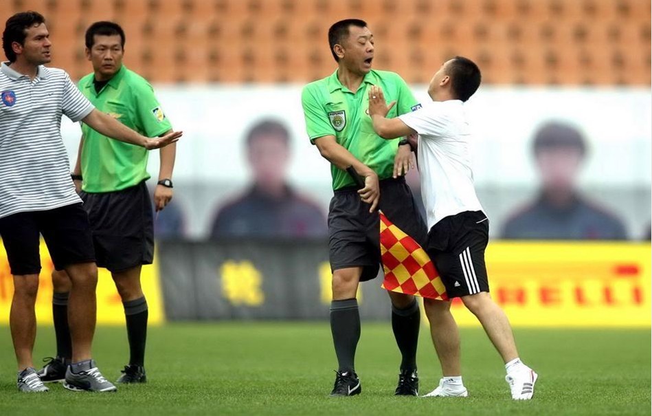 2026澳网亚太区外卡赛：中国香港选手黄泽林战胜印度选手晋级男单8强（中国香港黄泽林力克印度对手，挺进2026澳网亚太区外卡赛男单八强）