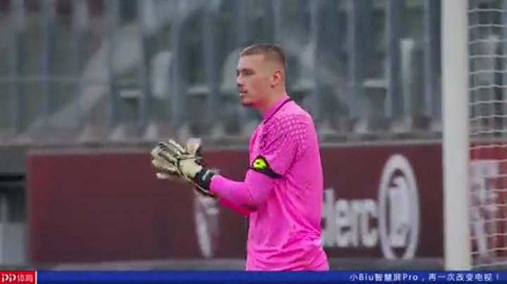 原曼联青年队球员目前正在卖蛋糕，他是小麦、拉什福德前队友