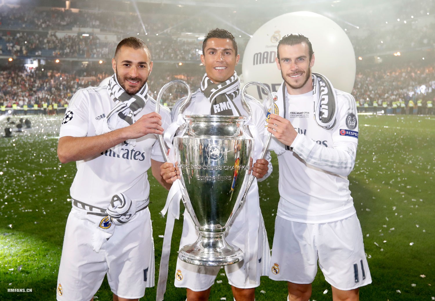 那不勒斯官方：洛博特卡在意杯赛前热身时左腿后胫肌拉伤