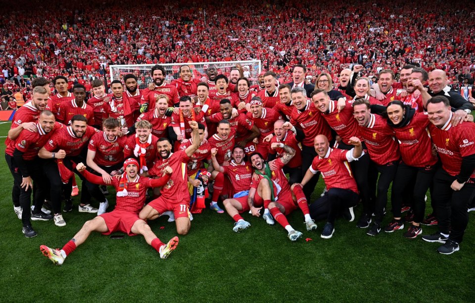 马德兴：中国足球受冷遇因成绩没突破，地方超火爆是大众怒其不争（马德兴：中国足球因成绩停滞遭冷落，地方热度背后是公众对其不争气的怒火）