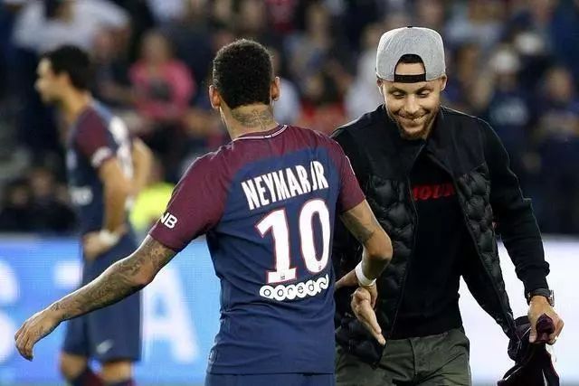 中超半场：两队三人进球被吹，山东泰山2-0武汉三镇（中超半场：双方三球被判无效，山东泰山2-0领先武汉三镇）